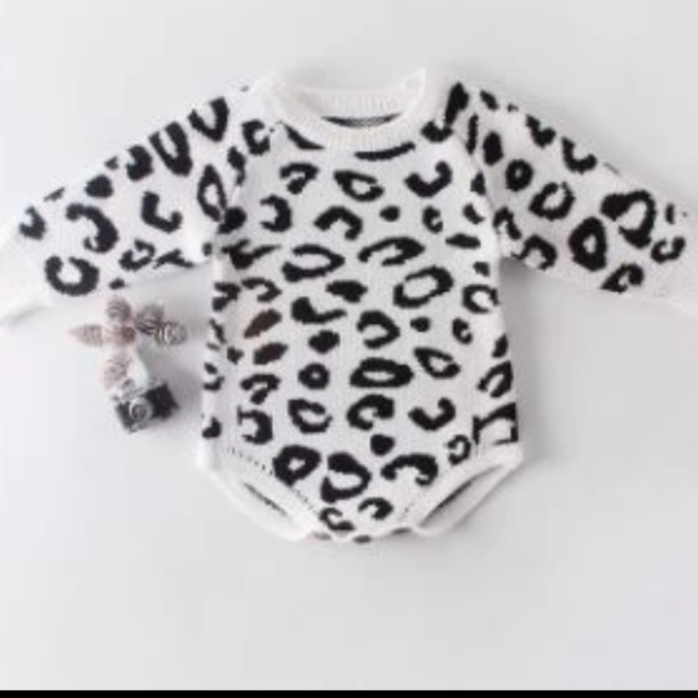 💗🦄Baby Girl Rompers🦄💗 Leopard 🐆 Rompers - Picture 2 of 2